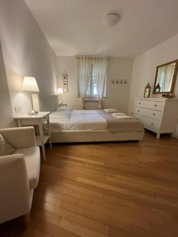 Il Borgo Apartment Trieste Luaran gambar